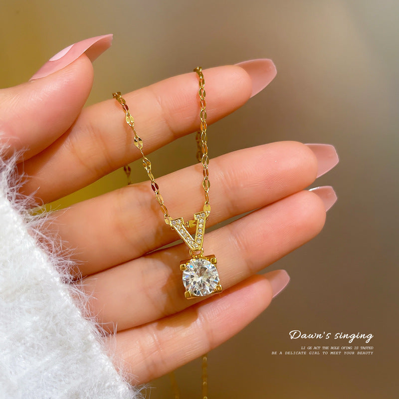 V-shaped square diamond titanium steel necklace light luxury personality temperament gorgeous diamond necklace women's versatile collarbone chain accessories wholesale
